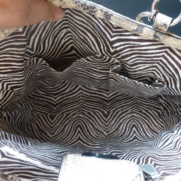 Coach Python Silver woven rattan straw coastal cruise shoulder bag - Picture 5 of 8